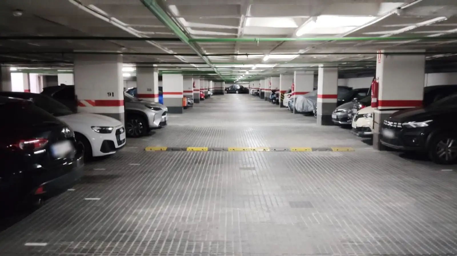 Parkplatz von Garage zur Miete in Eixample