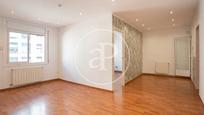 Sala d'estar de Pis en venda en  Barcelona Capital amb Calefacció i Balcó