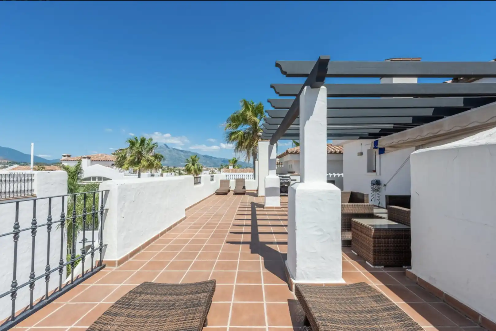 Terrasse von Maisonette zum Verkauf in Marbella mit Terrasse, Möbliert und Gemeinschaftspool