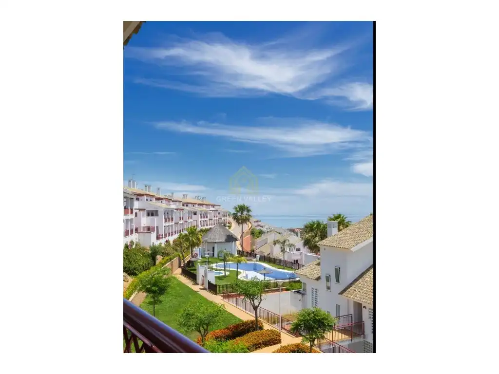 Außenansicht von Wohnung zum Verkauf in La Alcaidesa mit Klimaanlage, Heizung und Terrasse