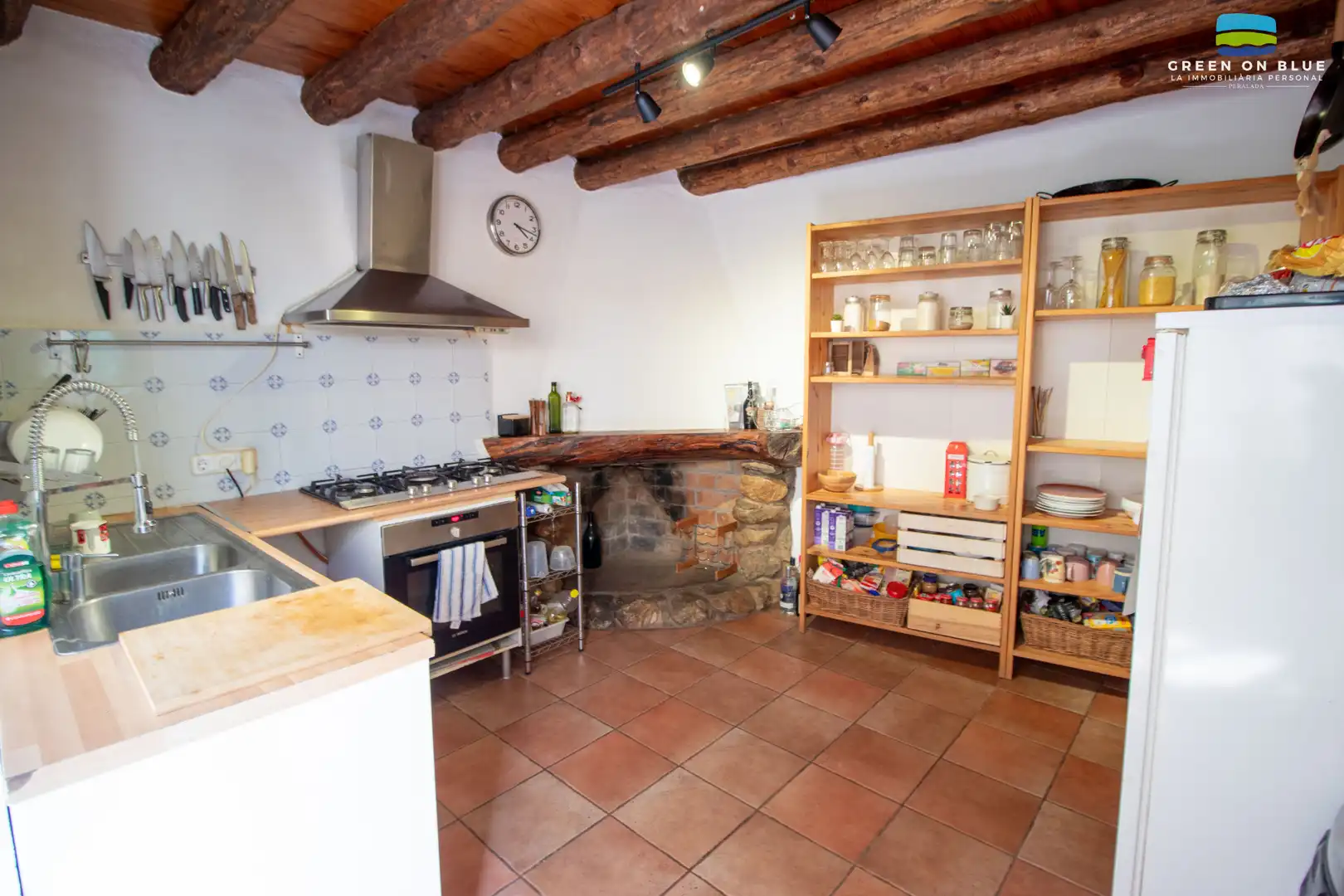 Cuina de Casa o xalet en venda en Peralada amb Calefacció, Parquet i Terrassa