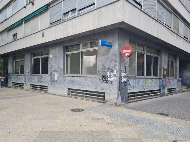 Local comercial en Alquiler en Plaza de la Constitución en El Pilar