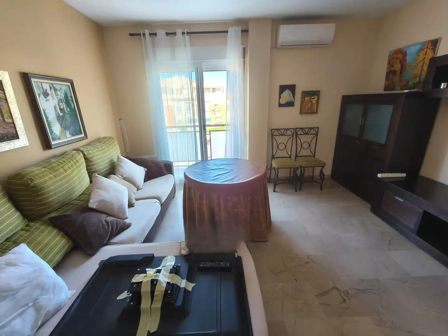 Living room of Flat for rent in Armilla  with Air Conditioner, Furnished and Oven