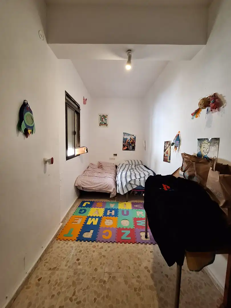 Schlafzimmer von Gebäude zum Verkauf in La Línea de la Concepción mit Alarm
