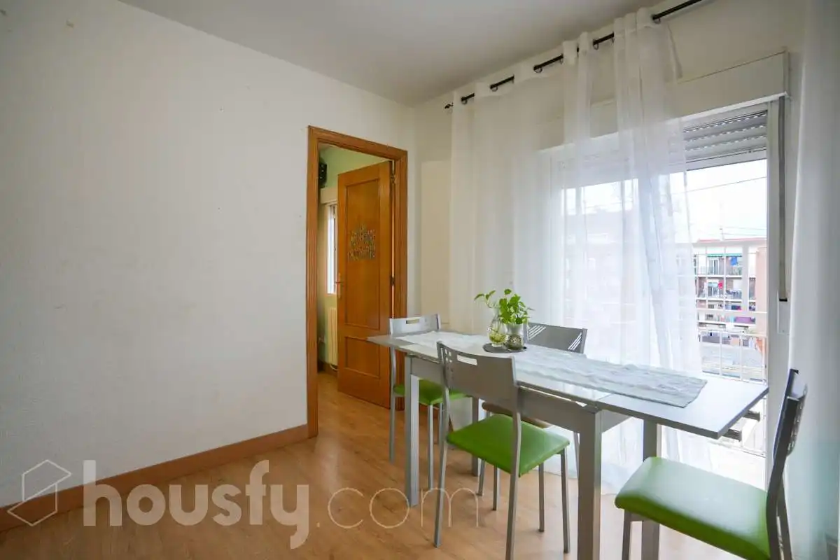Comedor de Piso en venta en Madrid con Calefacción, Terraza y Balcón