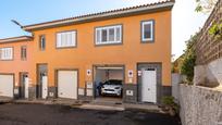 Vista exterior de Casa o xalet en venda en Moya (Las Palmas) amb Aire condicionat i Terrassa