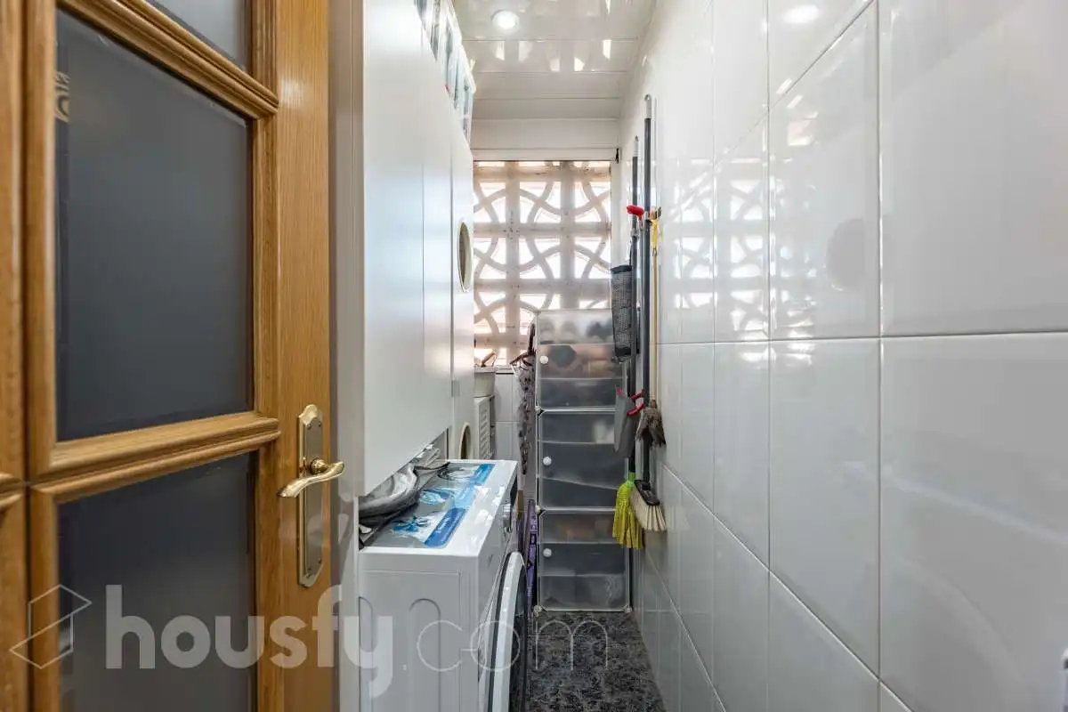 Flat for sale in Sabadell  with Air Conditioner, Heating and Furnished
