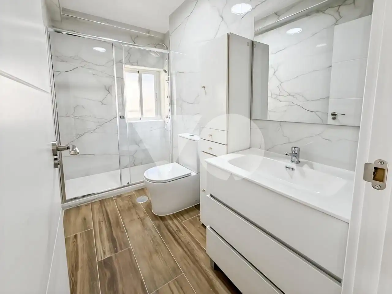 Bathroom of Flat for share in Madrid  with Heating and Furnished