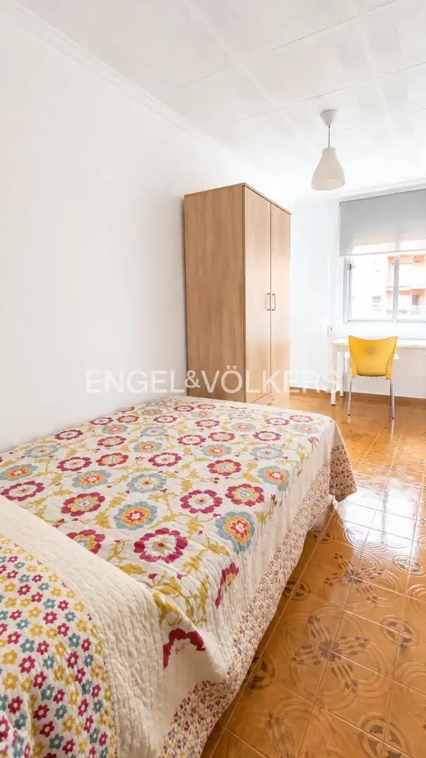 Habitación de Piso de alquiler en Valencia con Calefacción y Amueblado