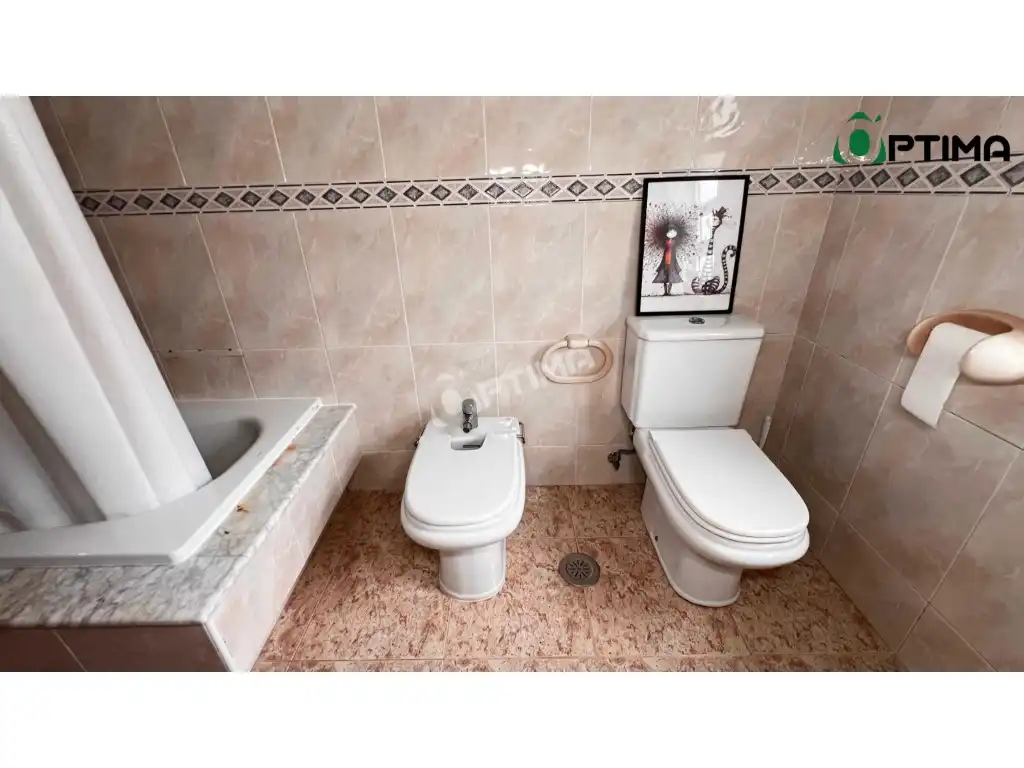 Badezimmer von Dachboden zum Verkauf in Muros