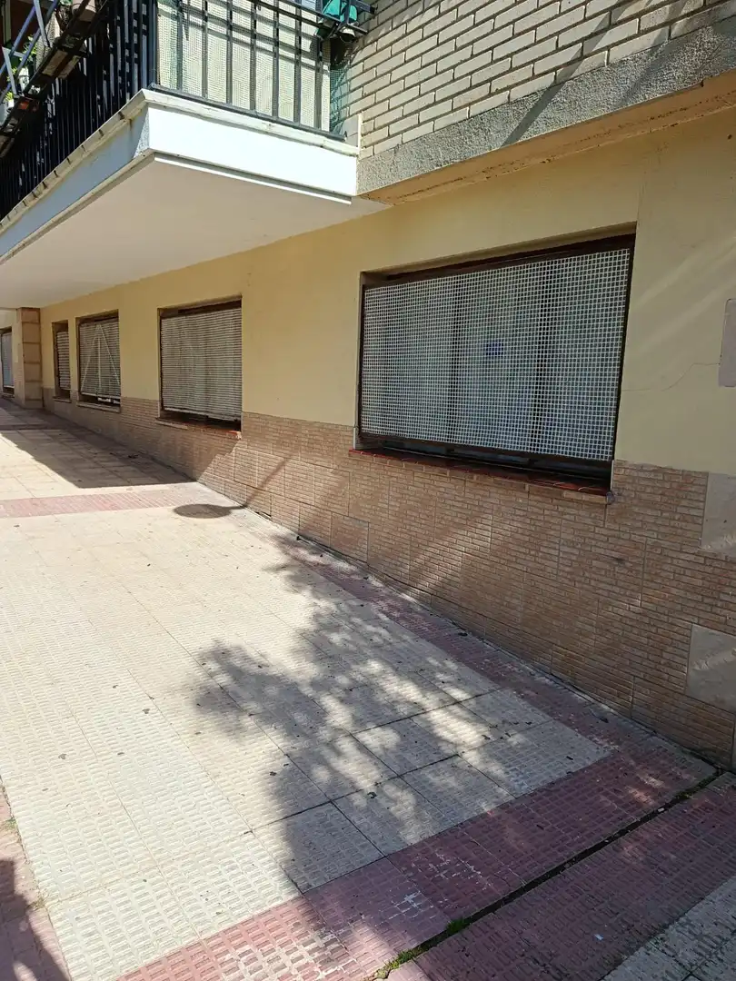Vista exterior de Local en venta en Ciudad 70