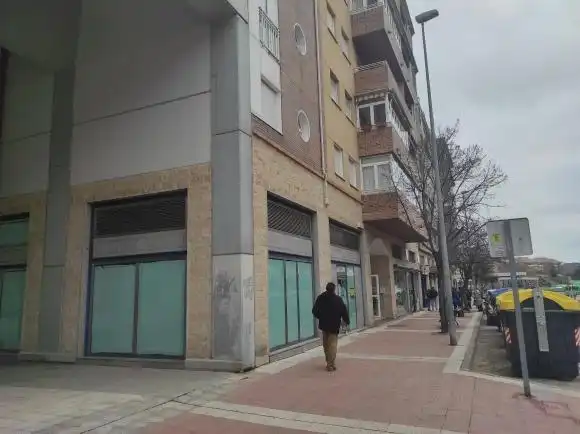 Local comercial en venta en Calle de Rafael Alberti 11, imagen 2
