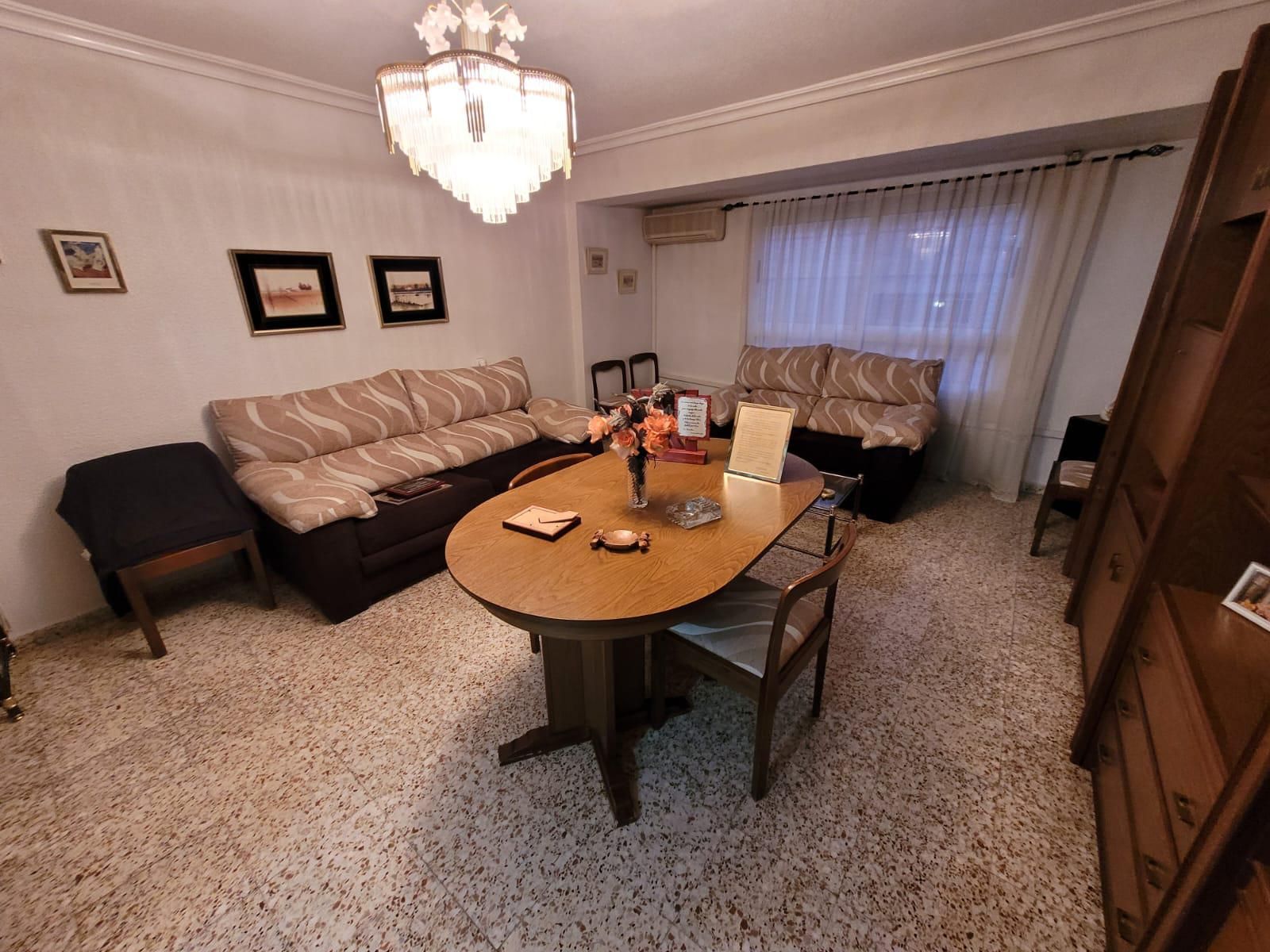 Menjador de Apartament en venda en Petrer amb Aire condicionat i Balcó