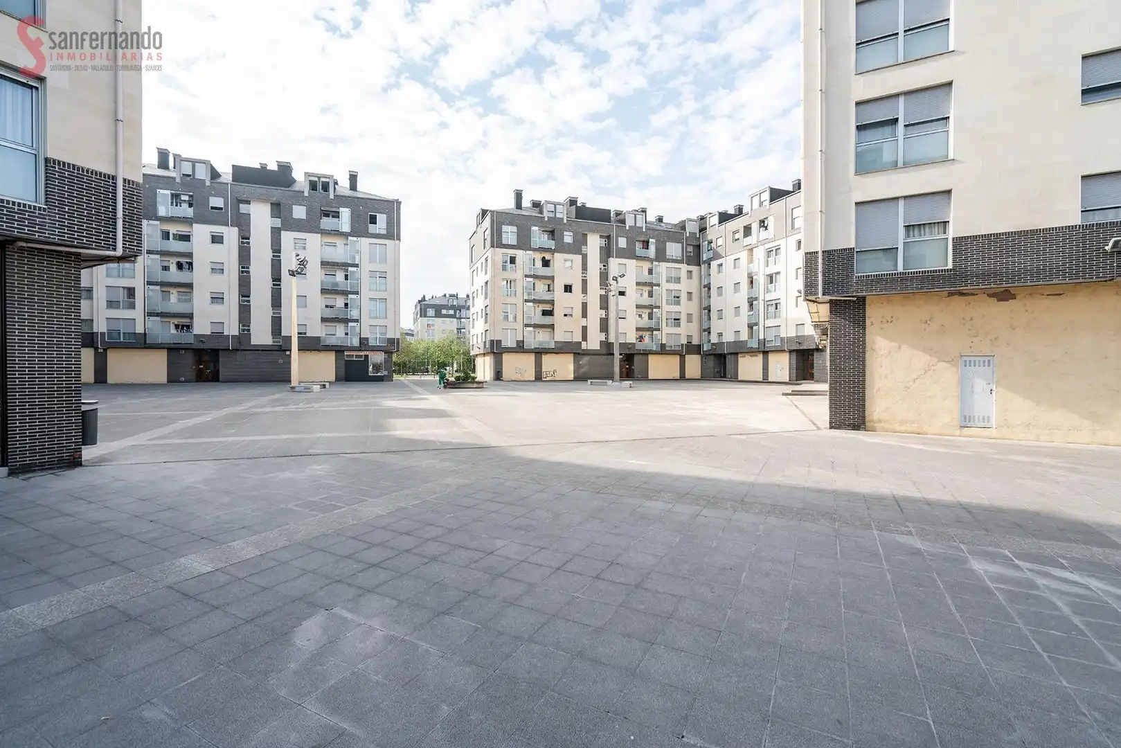 Außenansicht von Garage zum Verkauf in Torrelavega 