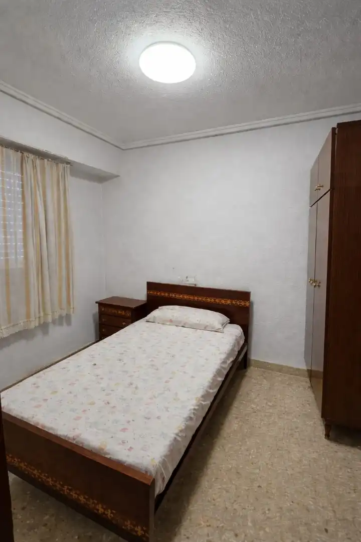Bedroom of Flat for rent in Valencia  with Air Conditioner, Heating and Oven