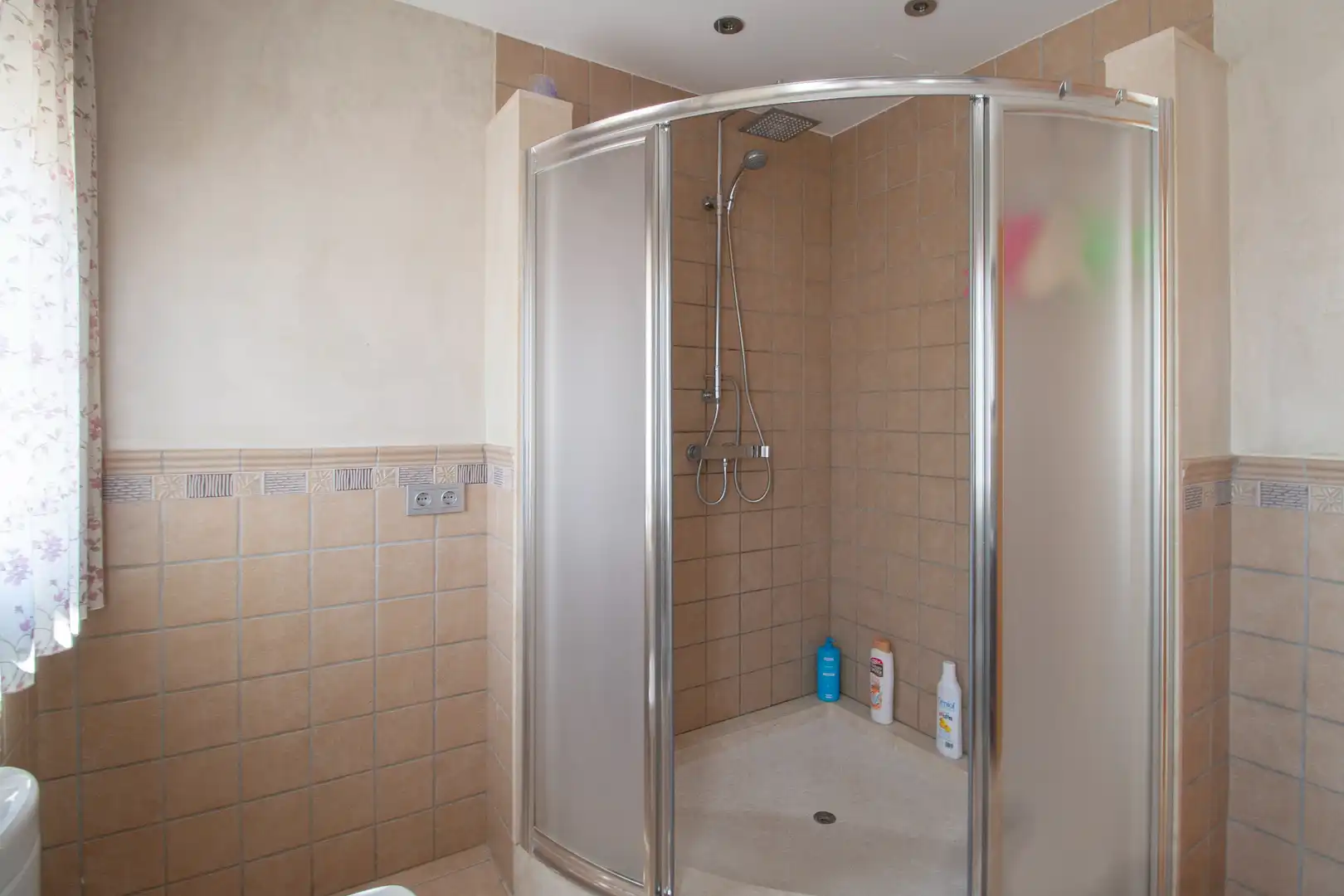 Baño de Casa o chalet en venta en Gójar con Aire acondicionado, Calefacción y Jardín privado