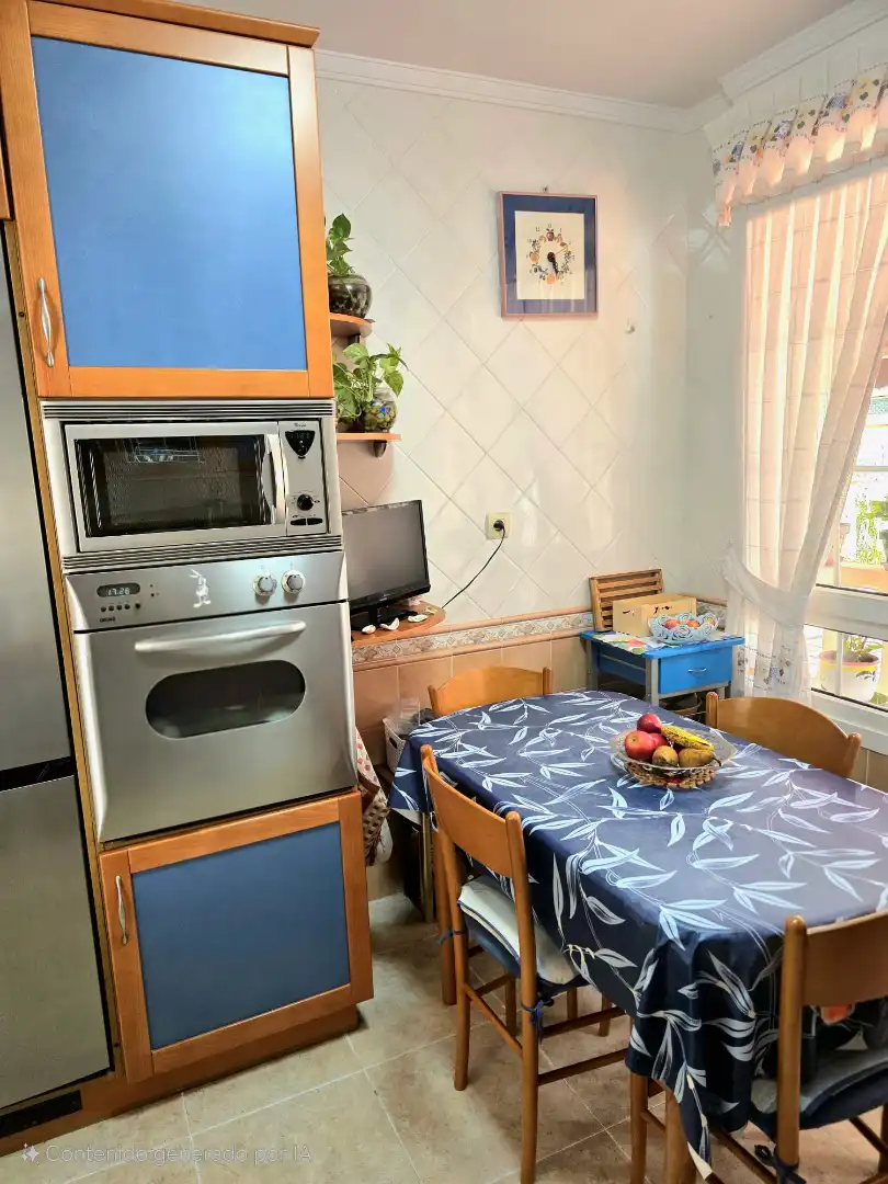 Cocina de Casa adosada en venta en Castro-Urdiales con Calefacción, Jardín privado y Terraza