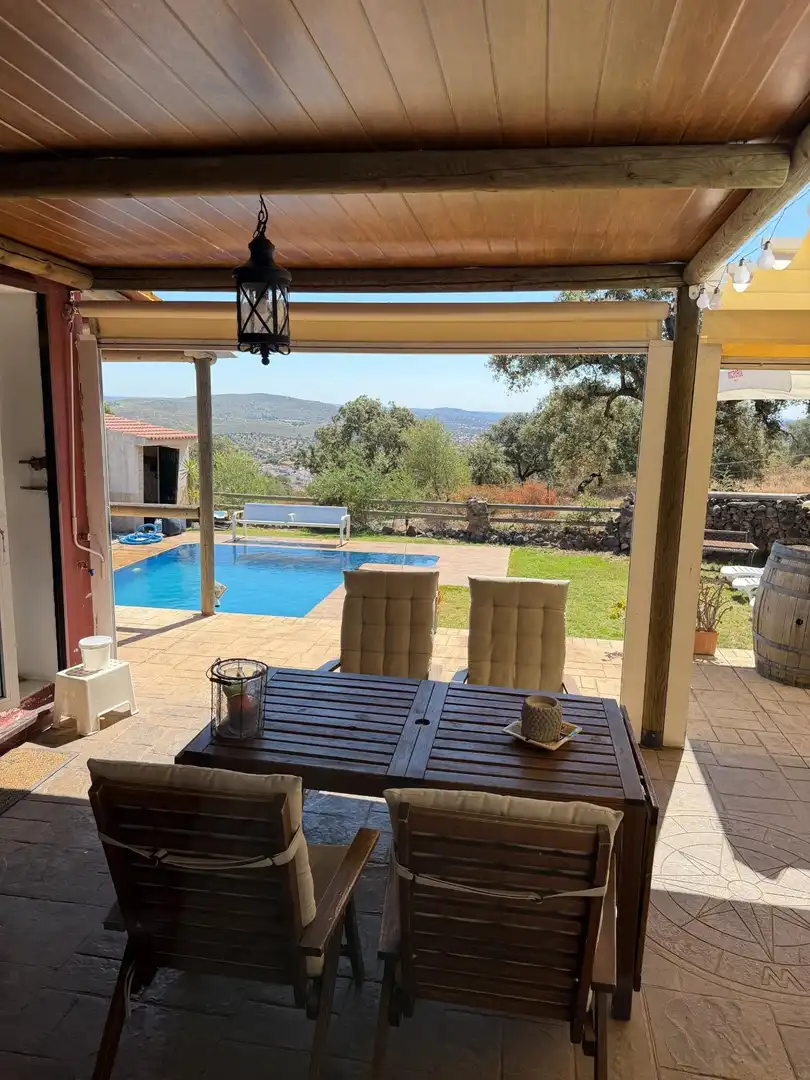 Terrassa de Casa o xalet en venda en El Castillo de las Guardas amb Jardí privat i Piscina comunitària