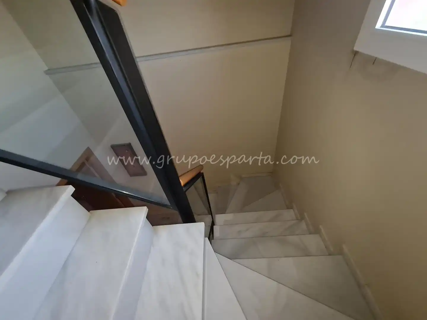 Casa adosada en venta en Huévar del Aljarafe con Aire acondicionado, Jardín privado y Terraza