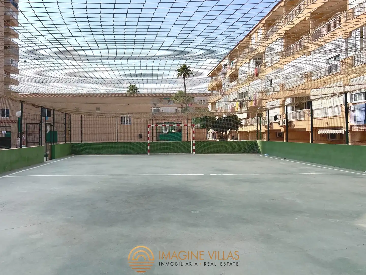 Vista exterior de Apartamento en venta en La Manga del Mar Menor con Amueblado y Piscina comunitaria