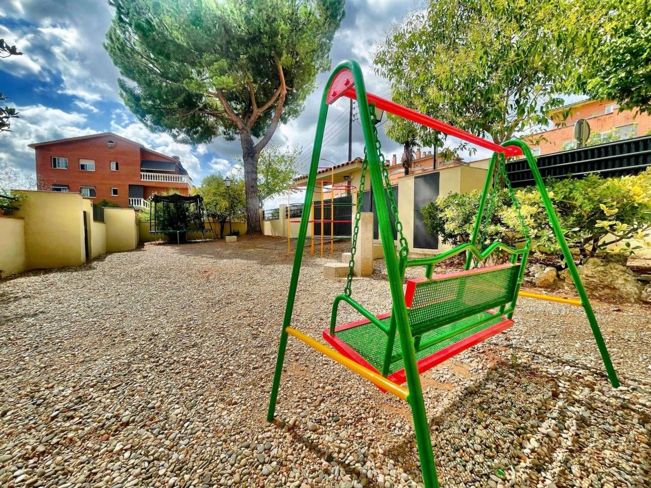 Jardí de Casa adosada en venda en Cerdanyola del Vallès amb Calefacció, Jardí privat i Parquet