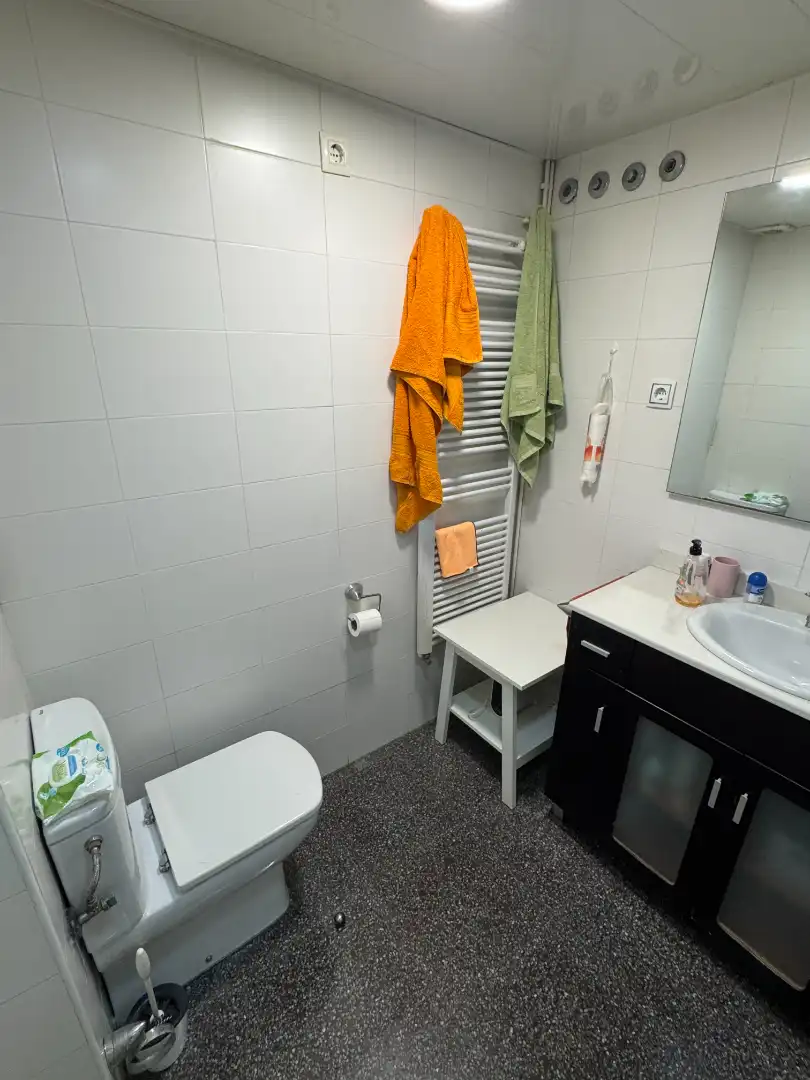 Baño de Piso en venta en Barcelona con Calefacción, Amueblado y Horno