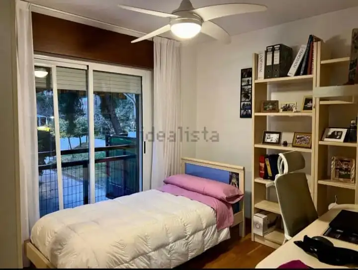 Flat with terrace for sale in Calle Doctor Manuel Serrano, imagen 5