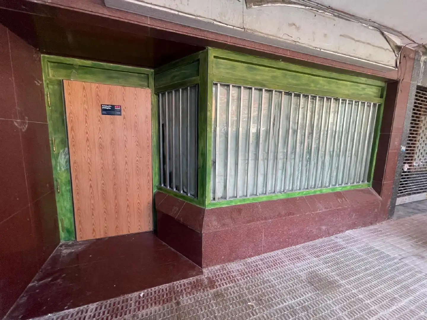 Vista exterior de Local en venda en Bilbao 