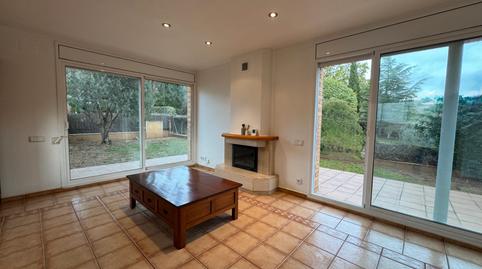 Foto 4 de Casa adosada de alquiler en Begues, Barcelona