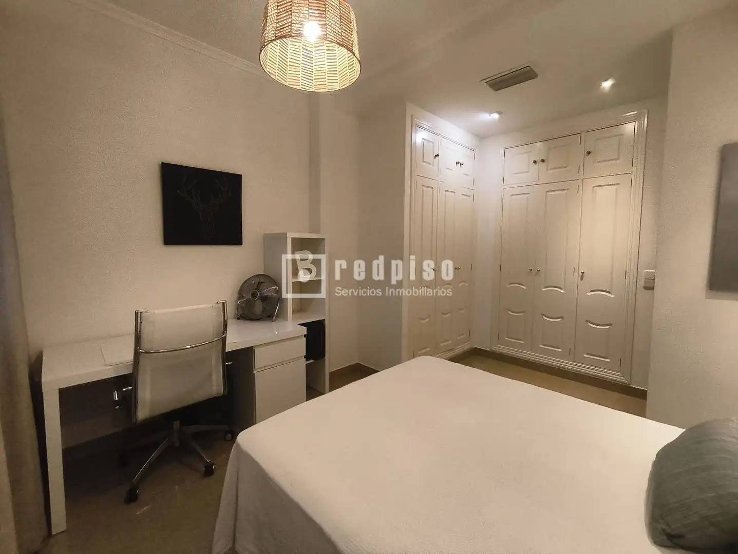 Habitación de Piso de alquiler en Sevilla con Aire acondicionado, Terraza y Amueblado