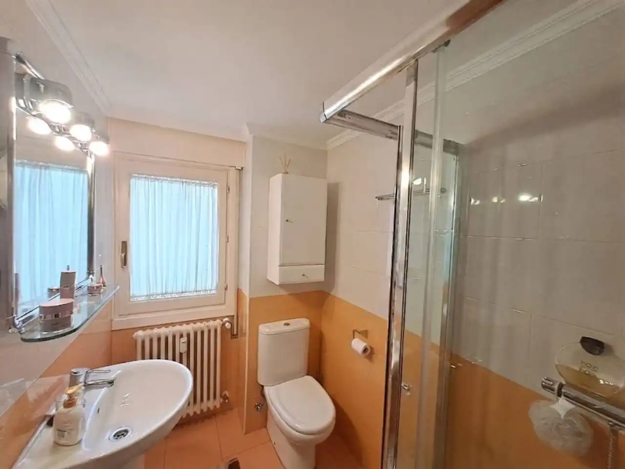 Bathroom of Flat for sale in Burgos  with Heating and Alarm