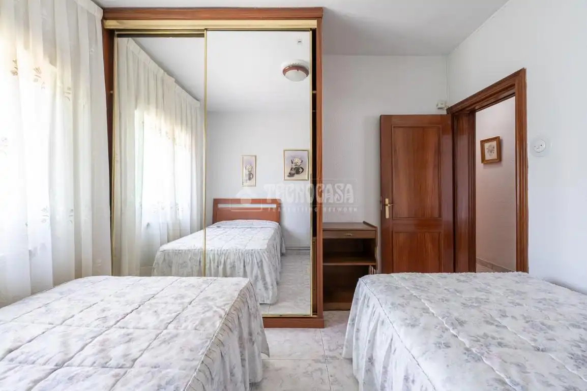 Habitación de Piso en venta en Madrid con Calefacción