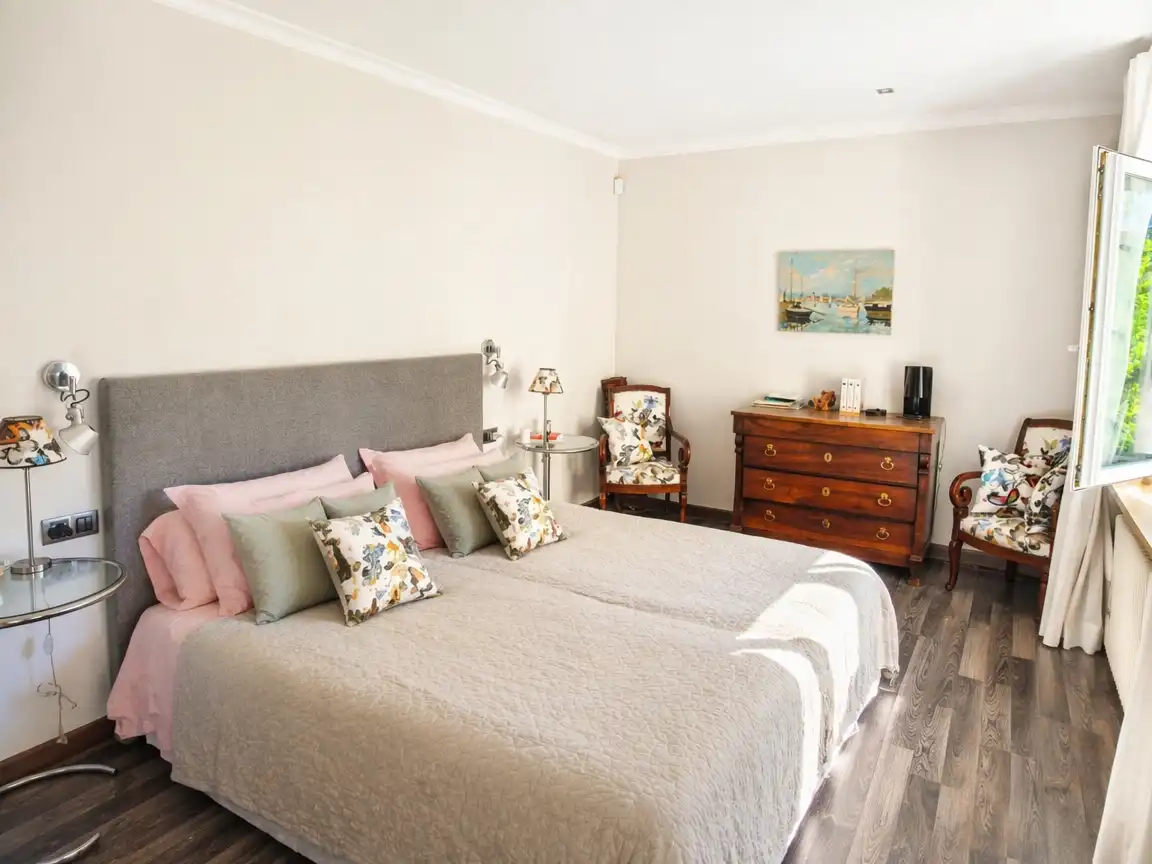 Habitación de Casa o chalet en venta en Garriguella con Aire acondicionado, Calefacción y Jardín privado