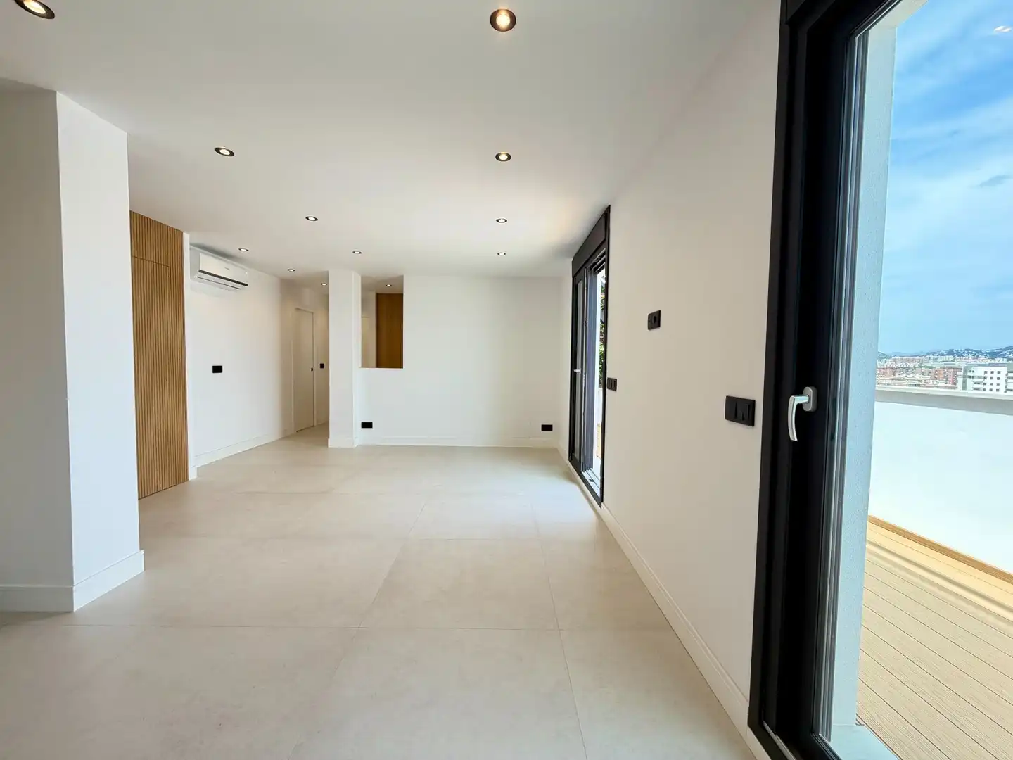 Ático en venta en Málaga con Aire acondicionado, Calefacción y Jardín privado