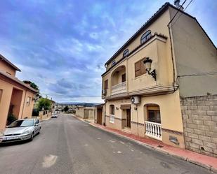 Vista exterior de Casa adosada en venda en Llocnou d'En Fenollet amb Calefacció, Jardí privat i Traster