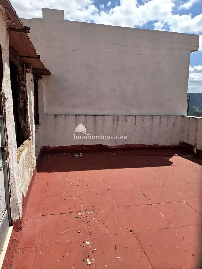 Vista exterior de Casa adosada en venda en Jaén amb Traster