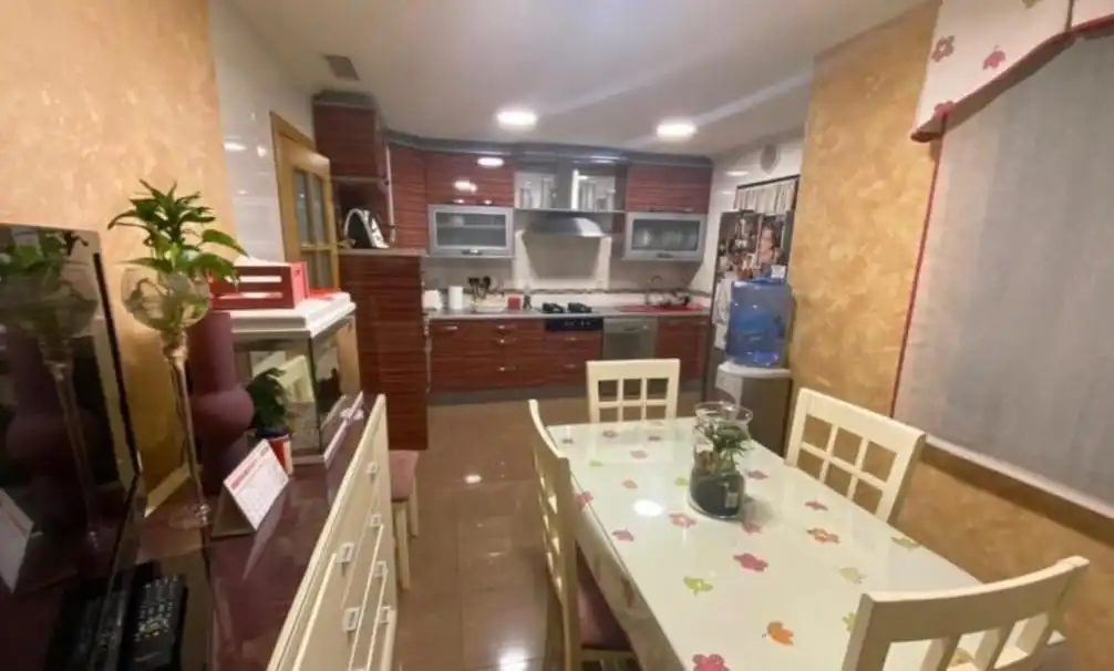 Cuina de Casa adosada en venda en Albacete amb Aire condicionat, Calefacció i Jardí privat