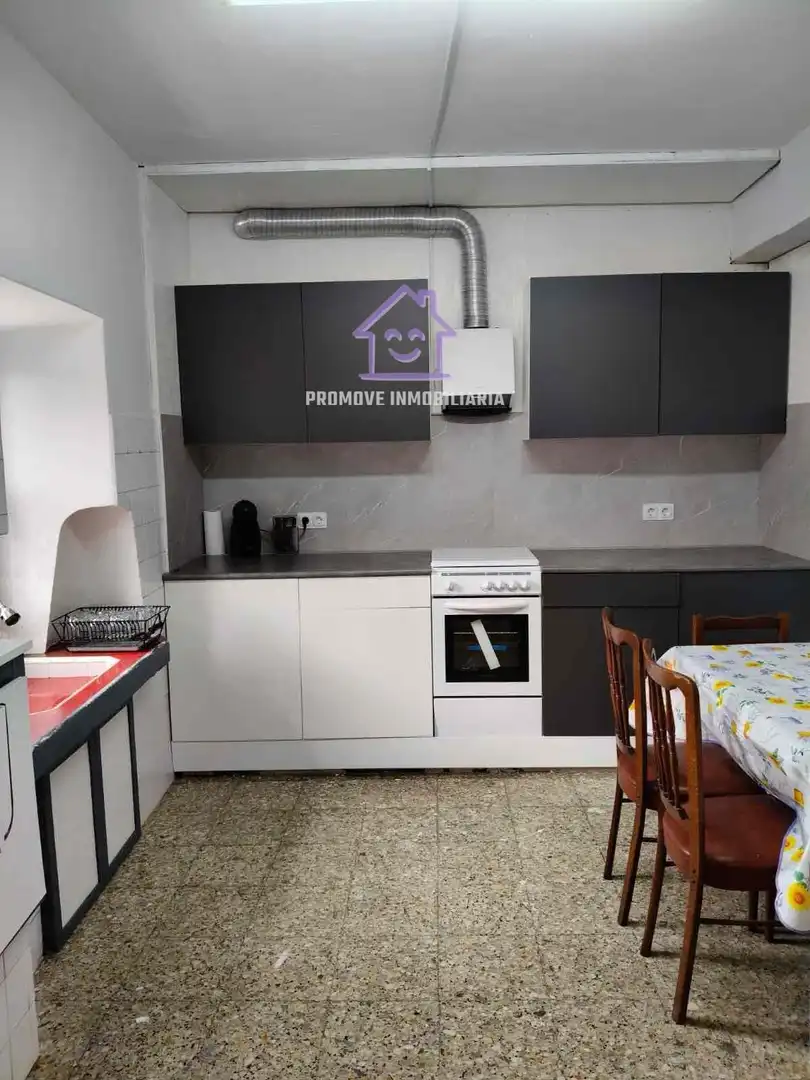 Cocina de Casa o chalet de alquiler en Arteixo con Jardín privado y Amueblado