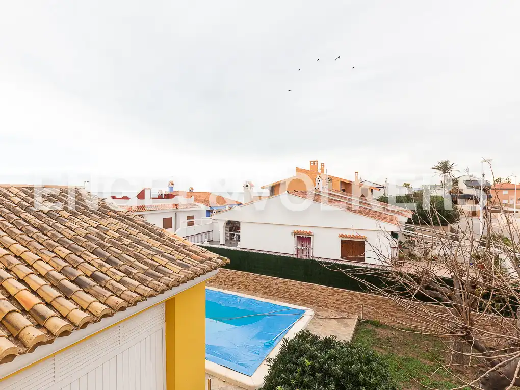 Swimming pool of Houses for sale in Cullera  with Air Conditioner, Heating and Private garden