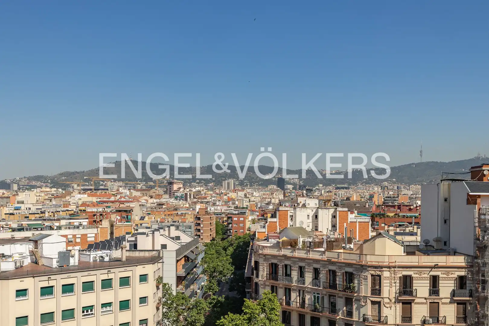 Außenansicht von Wohnung zum Verkauf in Barcelona mit Klimaanlage, Heizung und Parkett