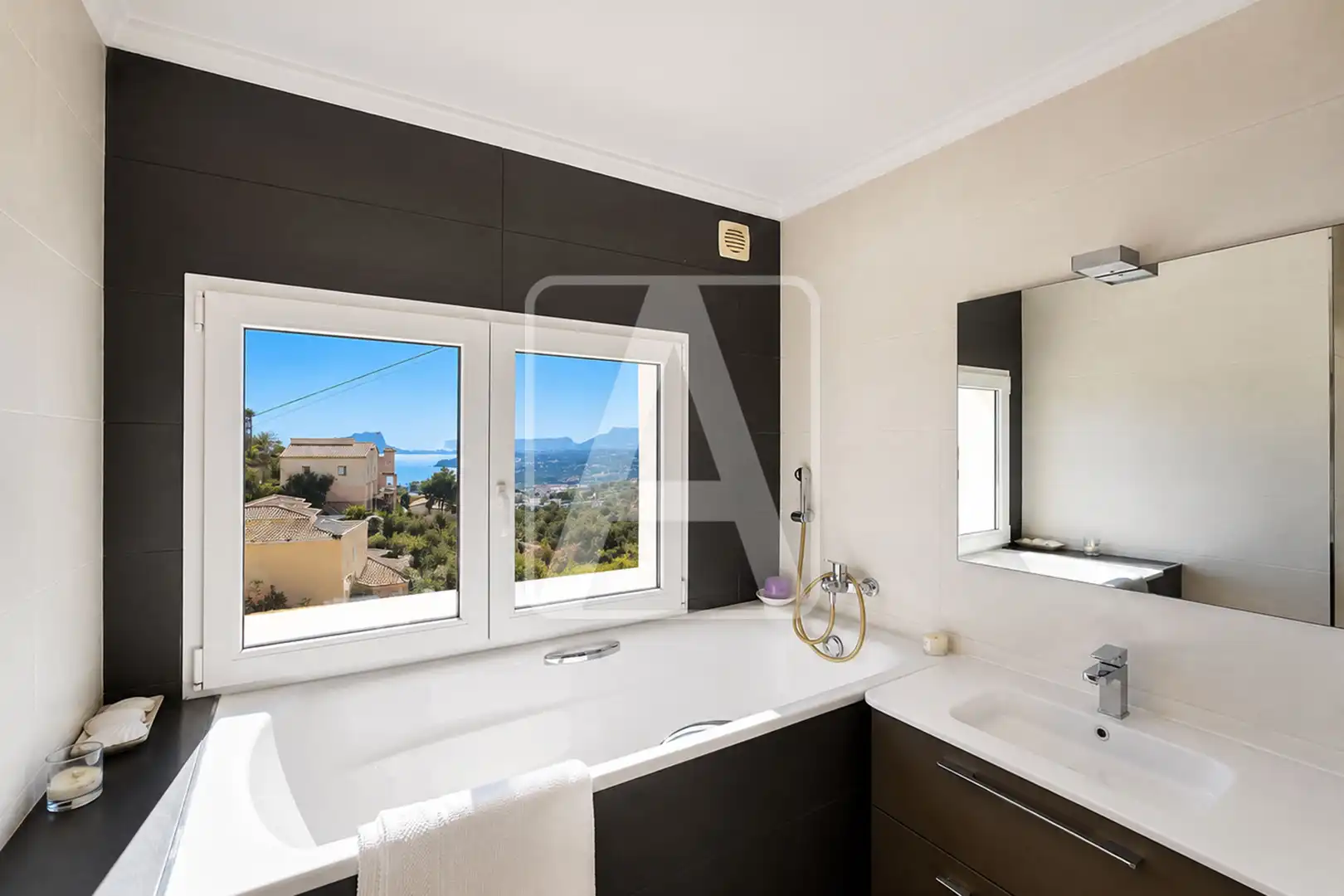 Bathroom of Houses for sale in Moraira  with Air Conditioner, Heating and Private garden