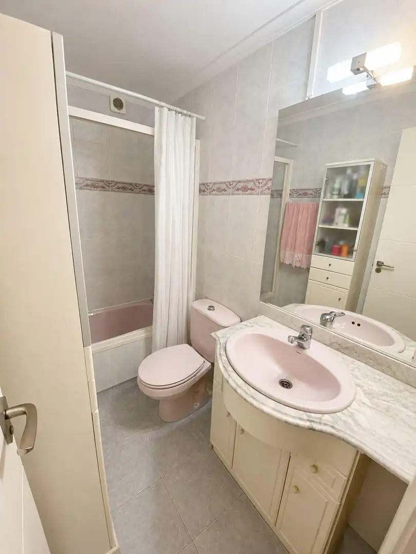 Baño de Piso en venta en Sevilla con Aire acondicionado y Terraza