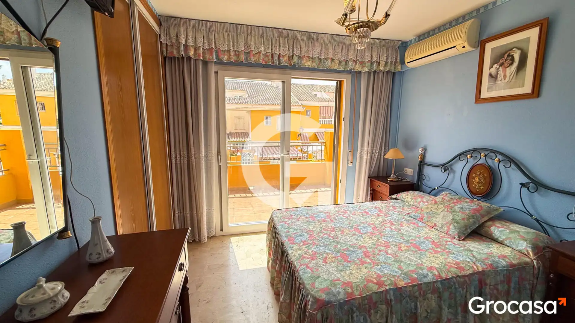 Dormitori de Casa adosada en venda en Vélez-Málaga amb Aire condicionat, Calefacció i Jardí privat