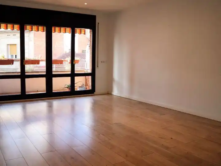 Piso con ascensor en venta en Carrer Doctor Combelles 3, imagen 2