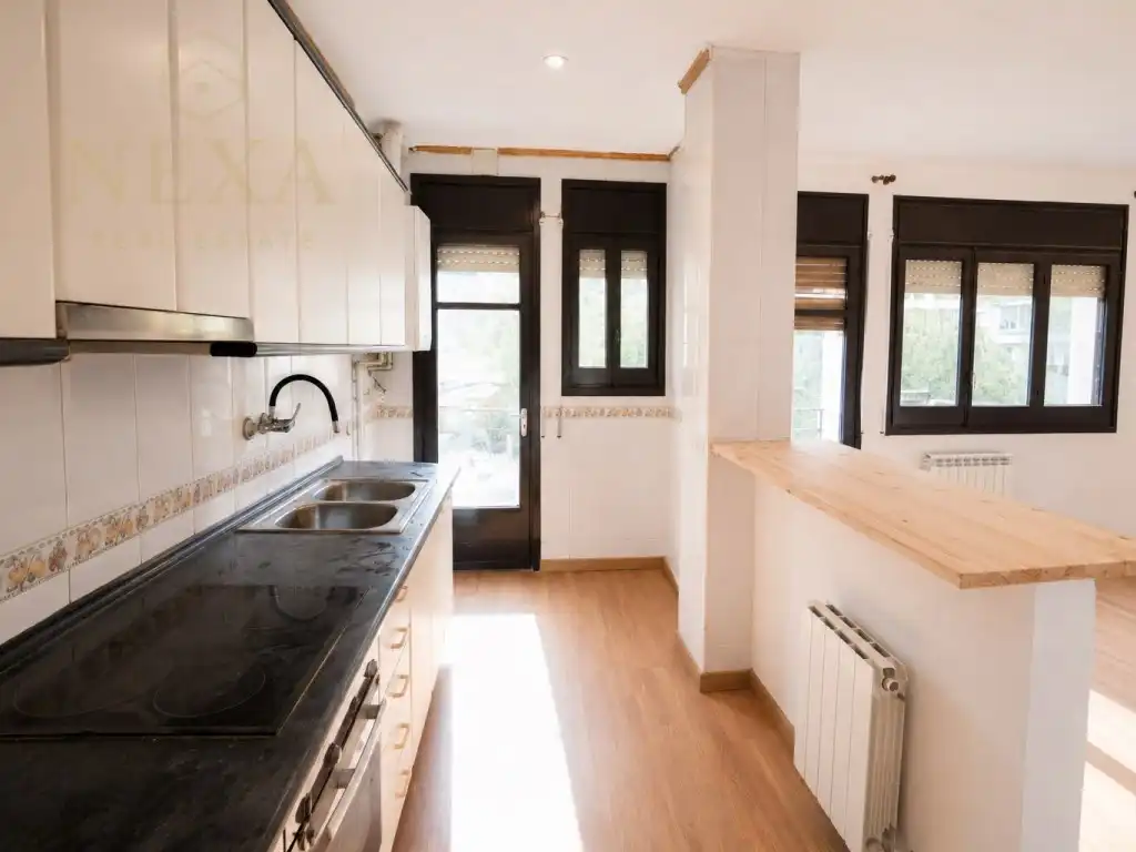 Cocina de Piso en venta en Sant Hilari Sacalm con Terraza, Horno y Balcón