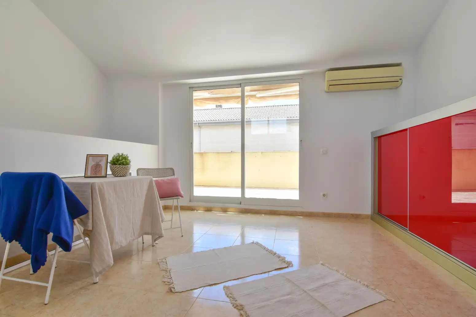 Bedroom of Detached homes for sale in Emperador  with Heating, Terrace and Balcony