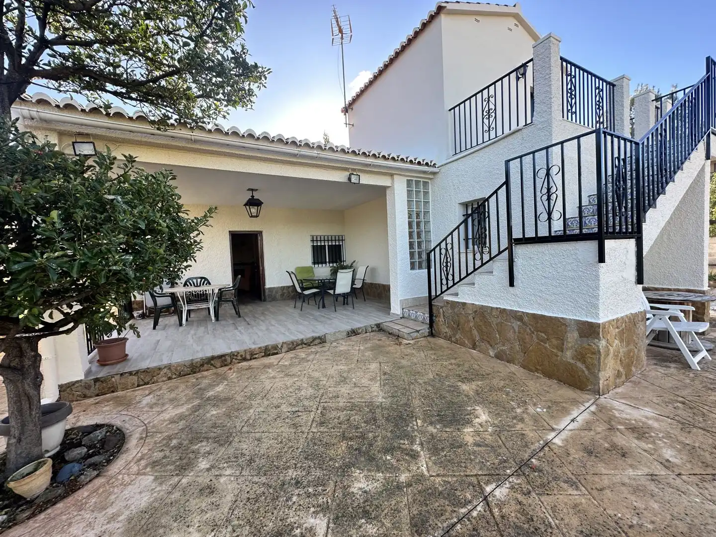 Vista exterior de Casa o xalet en venda en Algar de Palància amb Aire condicionat, Calefacció i Jardí privat