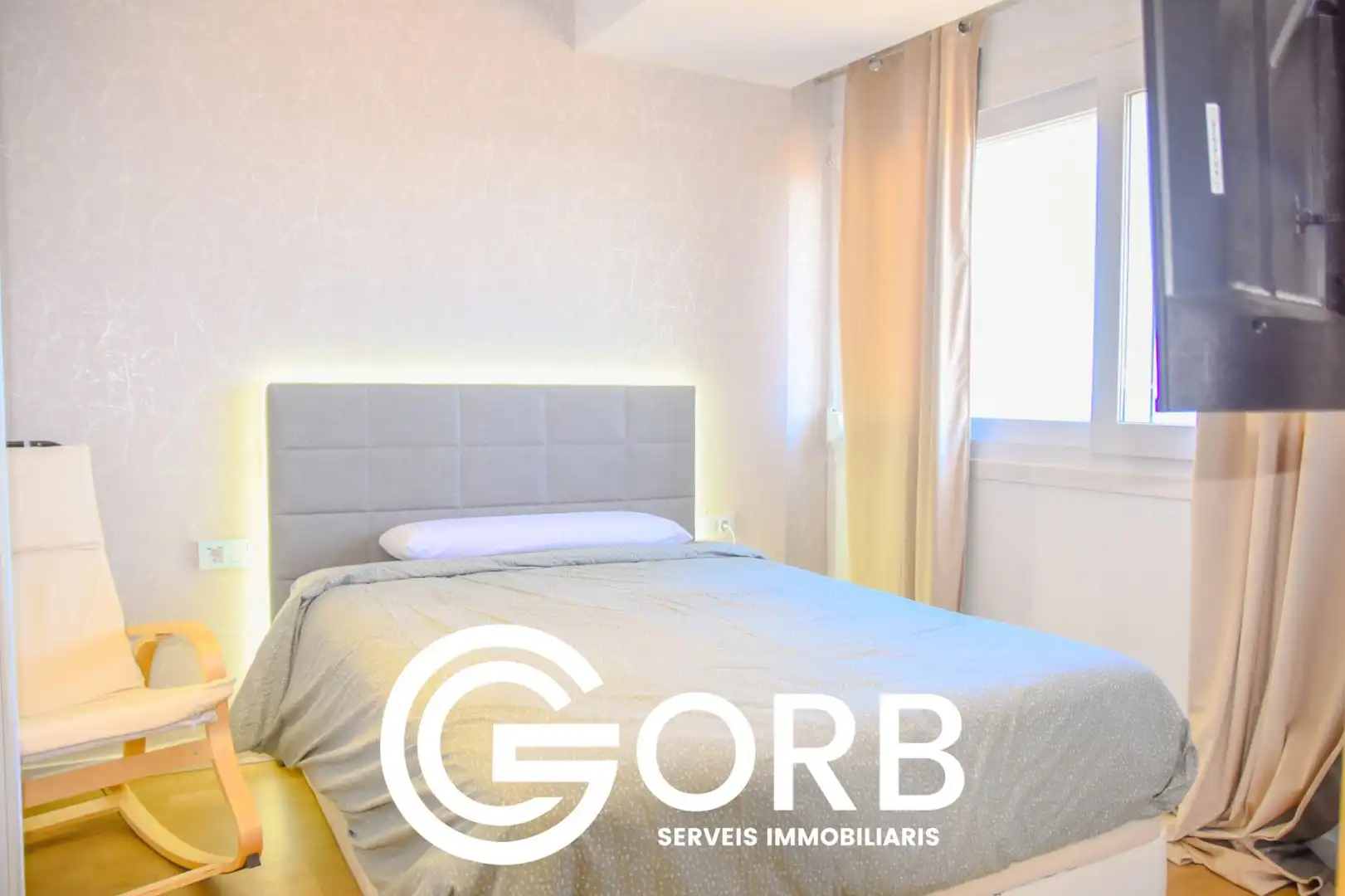 Schlafzimmer von Wohnung zum Verkauf in Mataró mit Parkett, Terrasse und Möbliert
