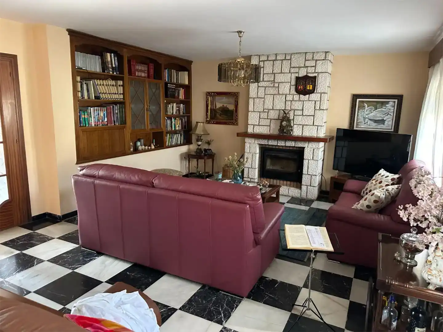 Sala d'estar de Casa o xalet en venda en Málaga amb Jardí privat, Traster i Balcó