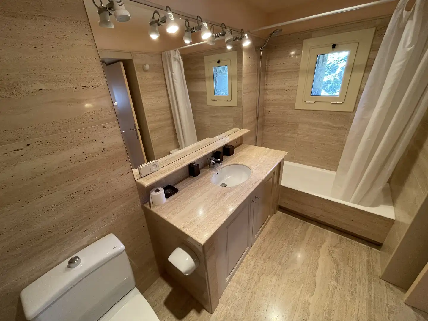 Casa rústica con terraza en venta en Sant Joan Les Fonts, imagen 20